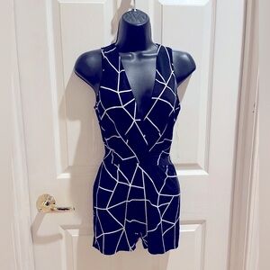 🟣 Super cute romper!